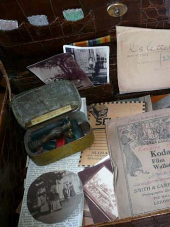 detail - attache case